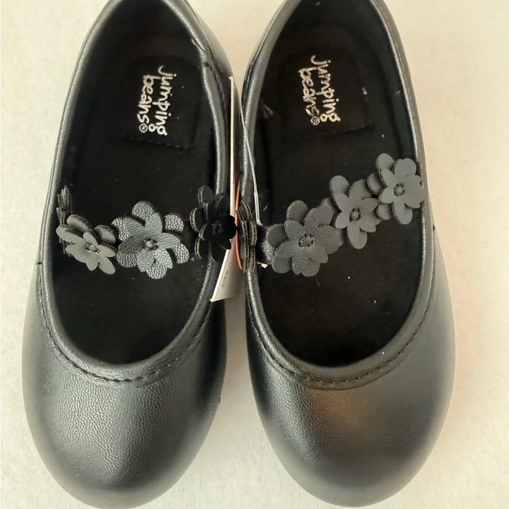 NWT-Jumping Beans Black Dress Shoe with Floral Accent Toddler size 6 Junieeblack
